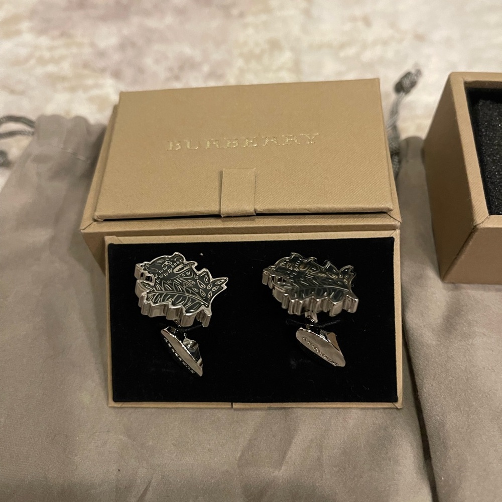 Burberry Men’s Wolf Cufflink